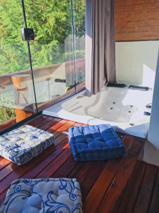 Quarto King com Vista Montanha