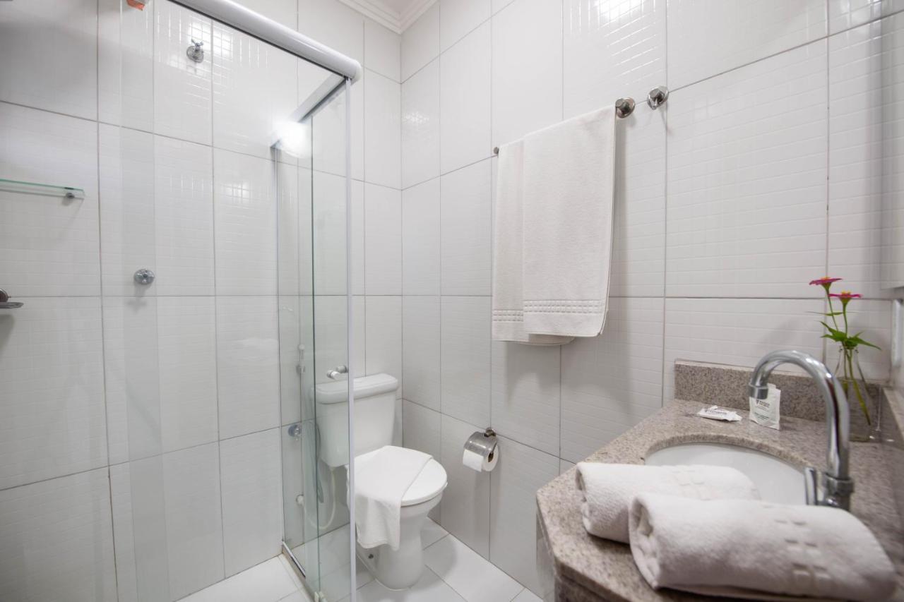 Quarto com Cama de Casal ou 2 de Solteiro