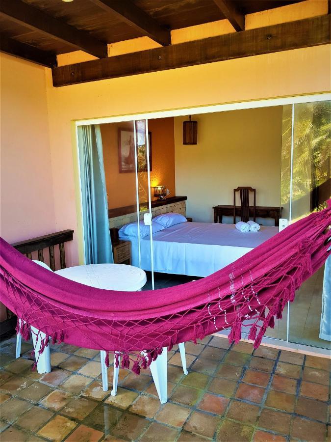 Quarto Duplo com Varanda e Vista Mar Parcial