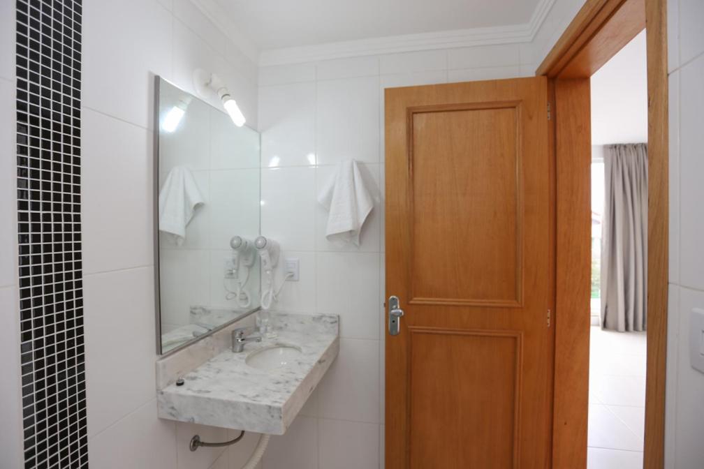 Quarto Duplo com Vista Piscina