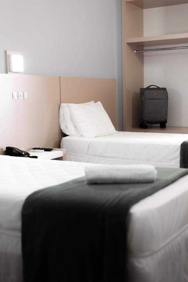 Quarto Twin Standard