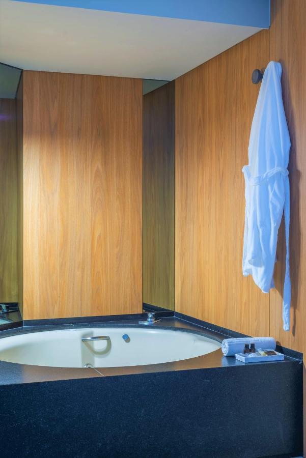 Suite King com Banheira de Hidromassagem