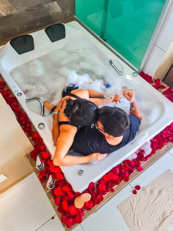 Quarto Duplo com Banheira de Hidromassagem