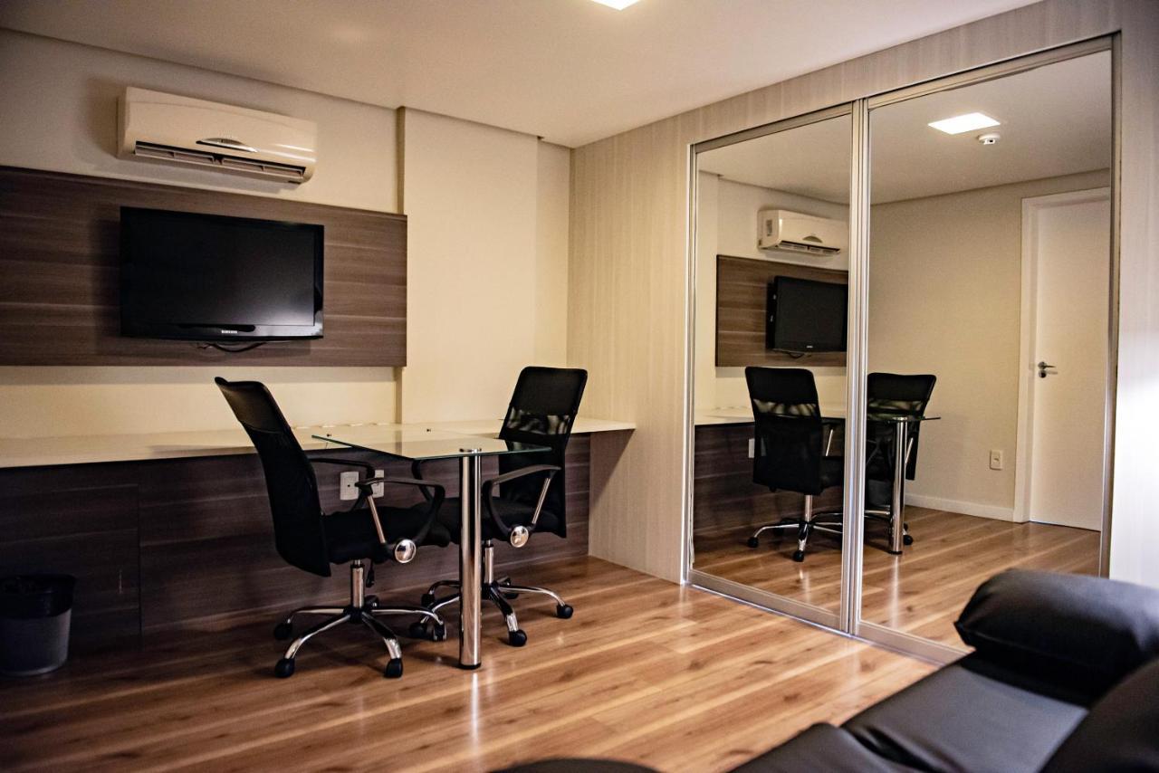 Suite com Banheira de Hidromassagem (2 Adultos)