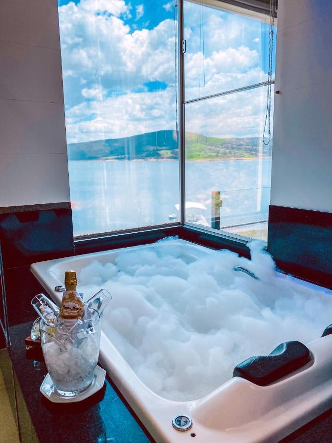 Suite King com Banheira de Hidromassagem