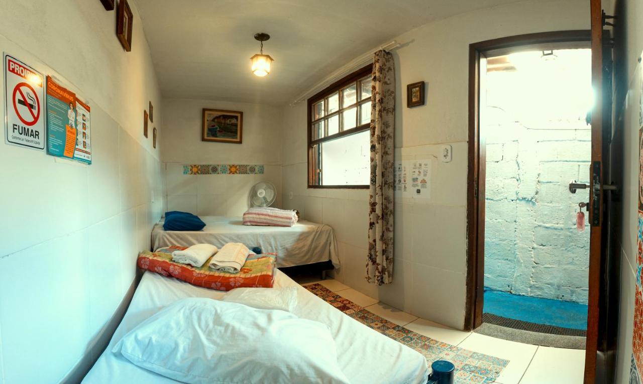 Quarto Econômico com Cama de Casal ou 2 de Solteiro