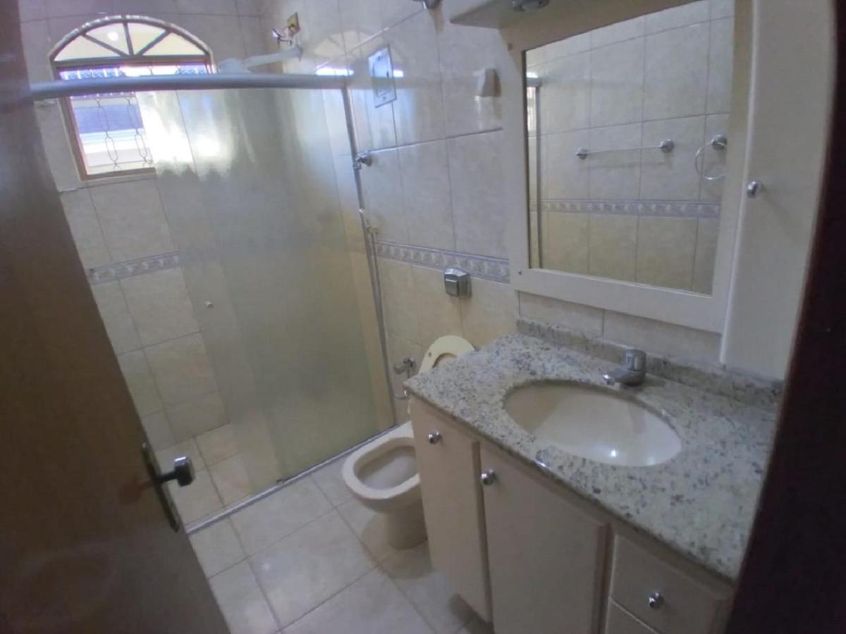 Quarto Duplo com WC Partilhado