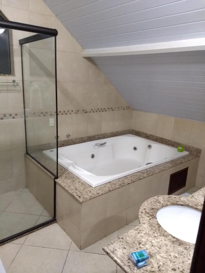 Suite Deluxe com Banheira de Hidromassagem