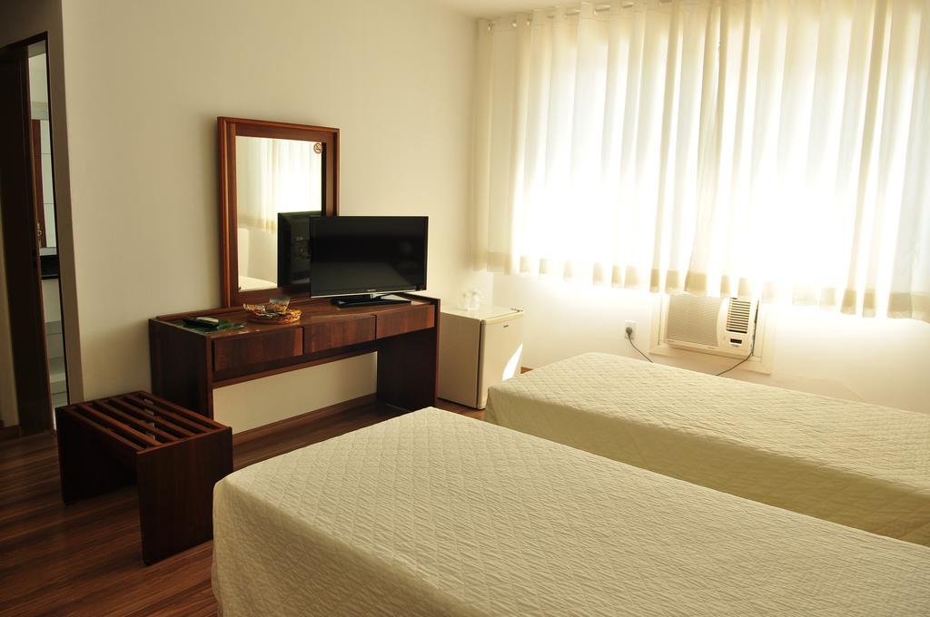 Quarto Twin Standard