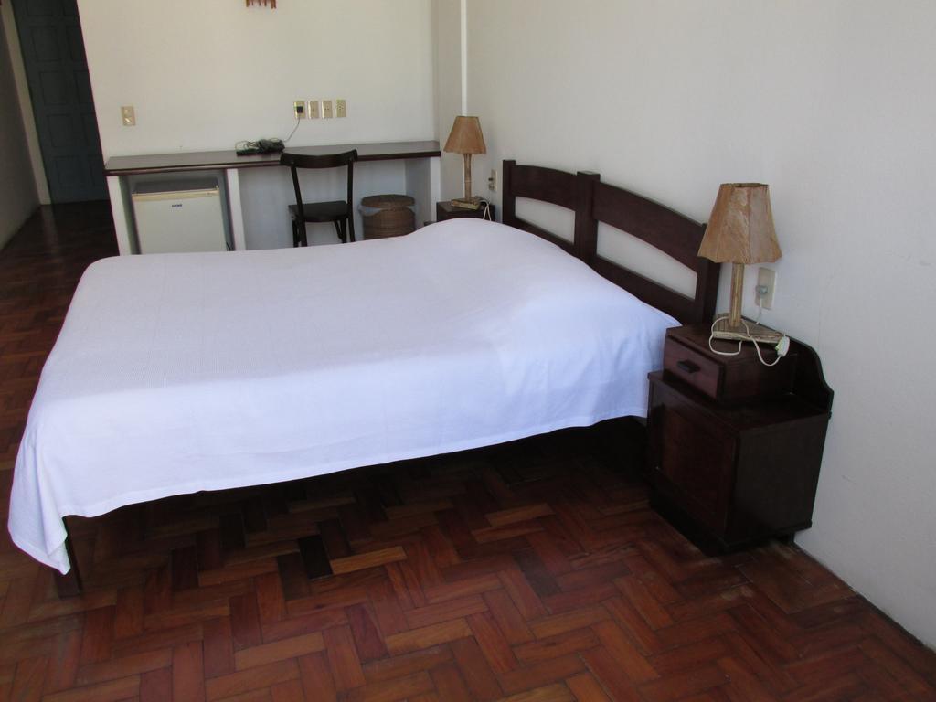 Quarto Duplo Standard com Cama Extra