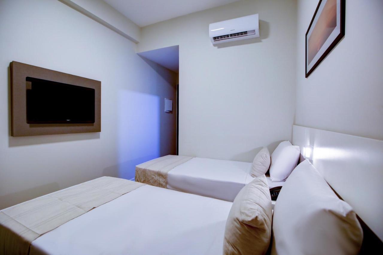 Quarto Twin Standard