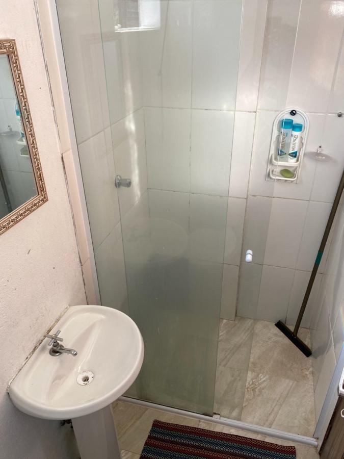 Cama num Dormitório Misto com 4 Camas