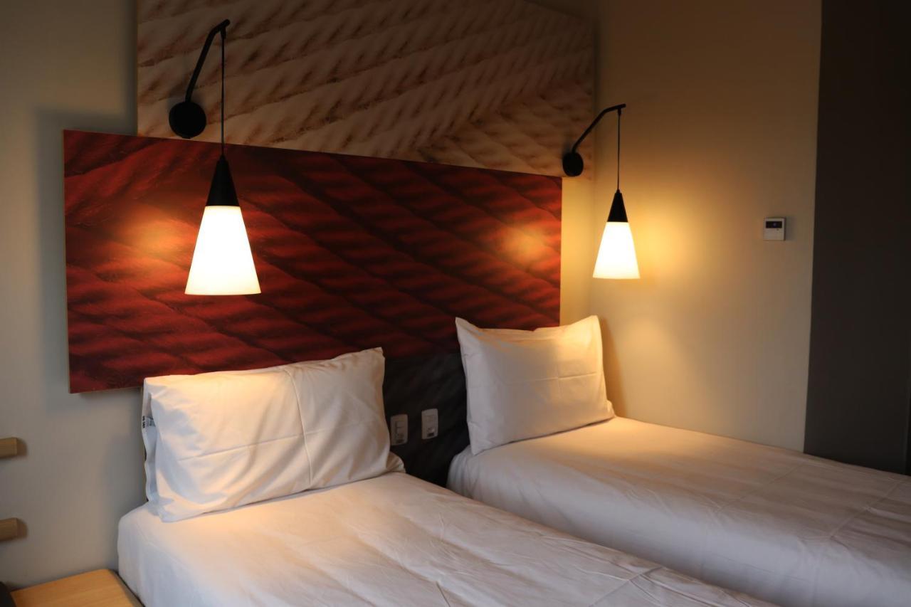 Quarto Twin Standard