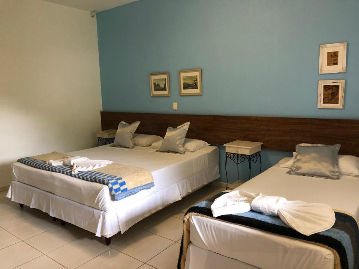 Quarto Familiar com Vista Jardim
