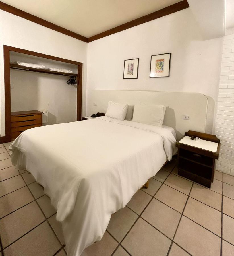 Suite Júnior com Vista Jardim