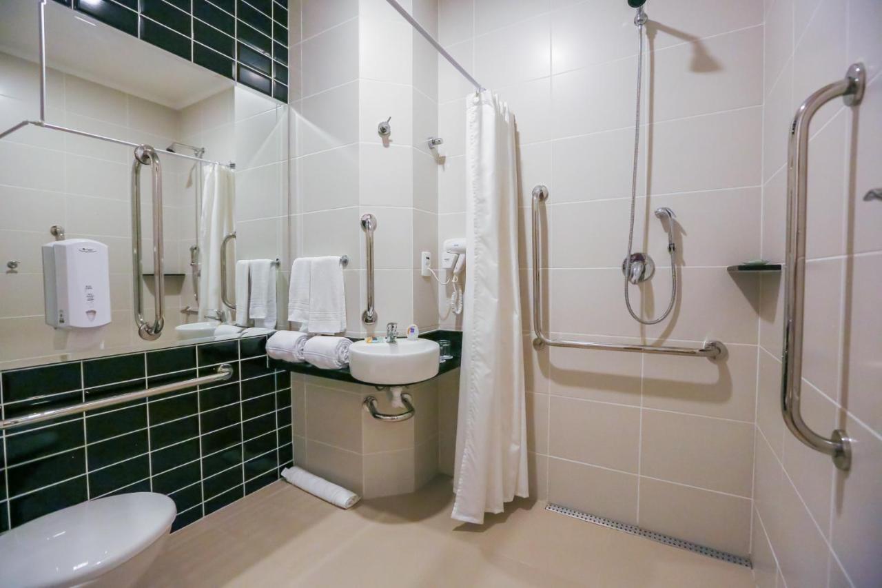 Quarto Queen com Acesso a Pessoas com Mobilidade Condicionada