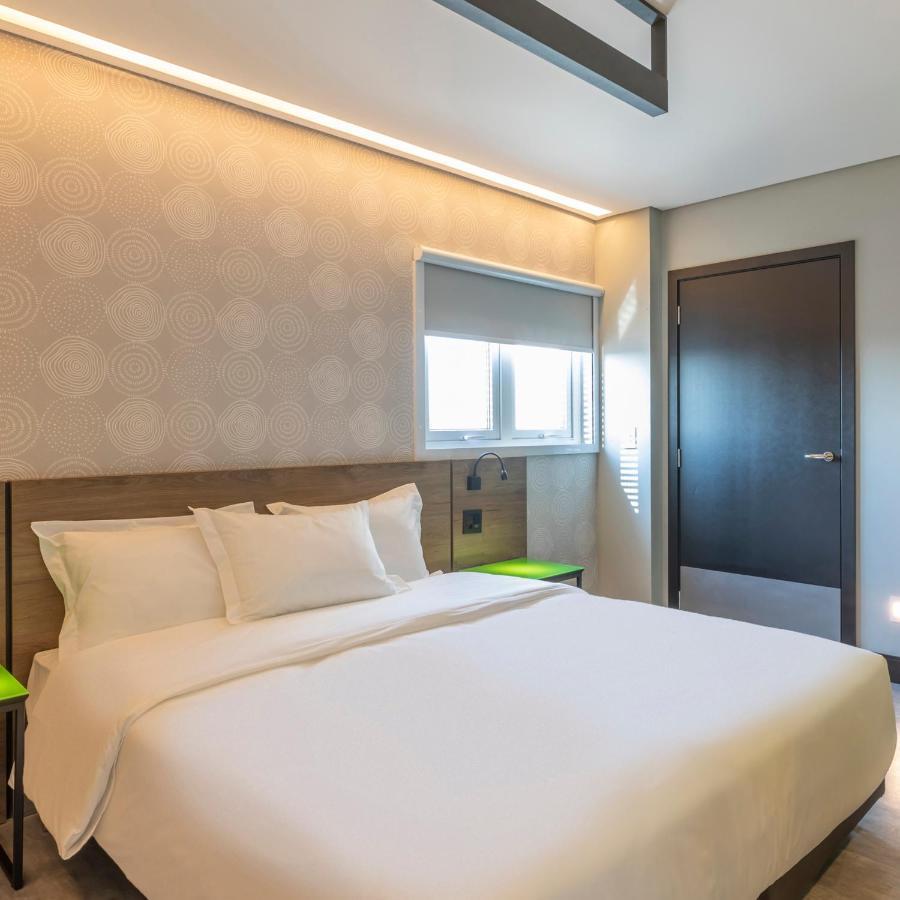 Standard PwD Disability Access - 1 King Bed