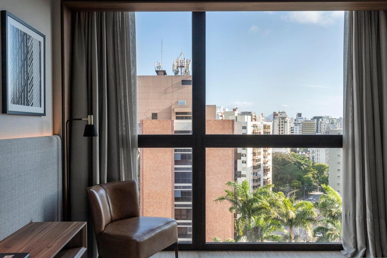 Quarto Familiar com Vista Cidade