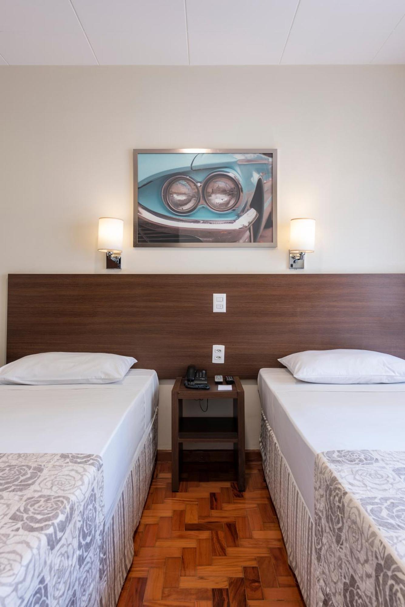 Quarto Twin Standard
