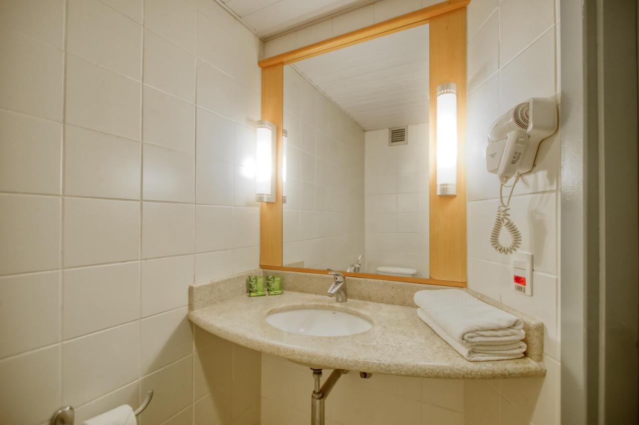 Quarto Twin Standard