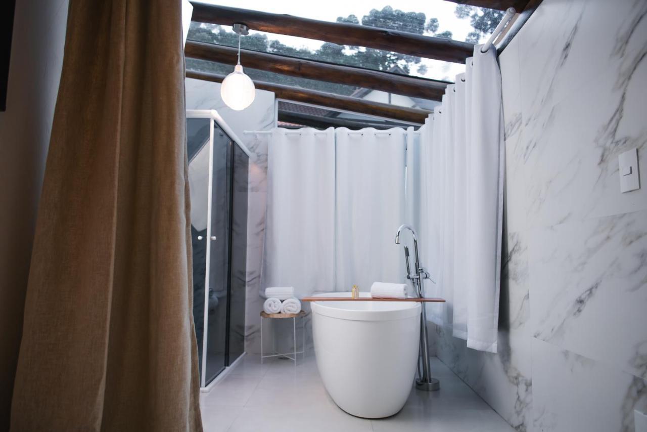 Quarto Duplo com Vista Jardim