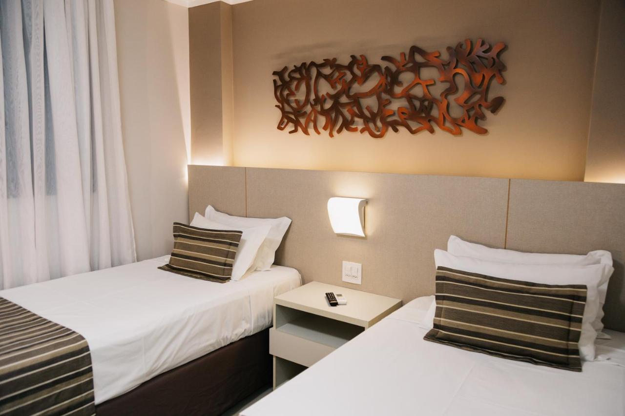 Quarto Twin Standard