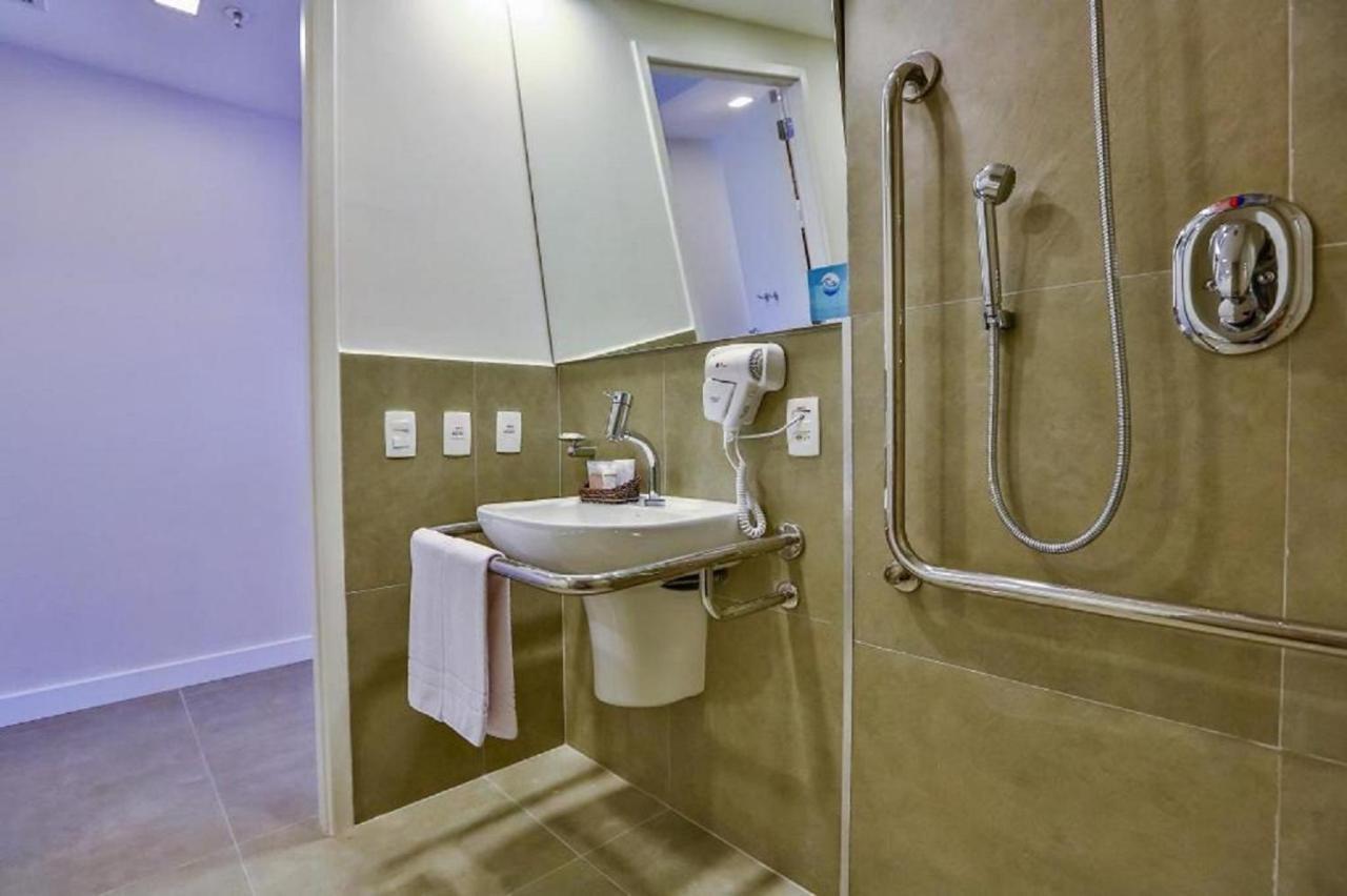 Quarto com Cama King-size - Acesso a Pessoas com Mobilidade Condicionada