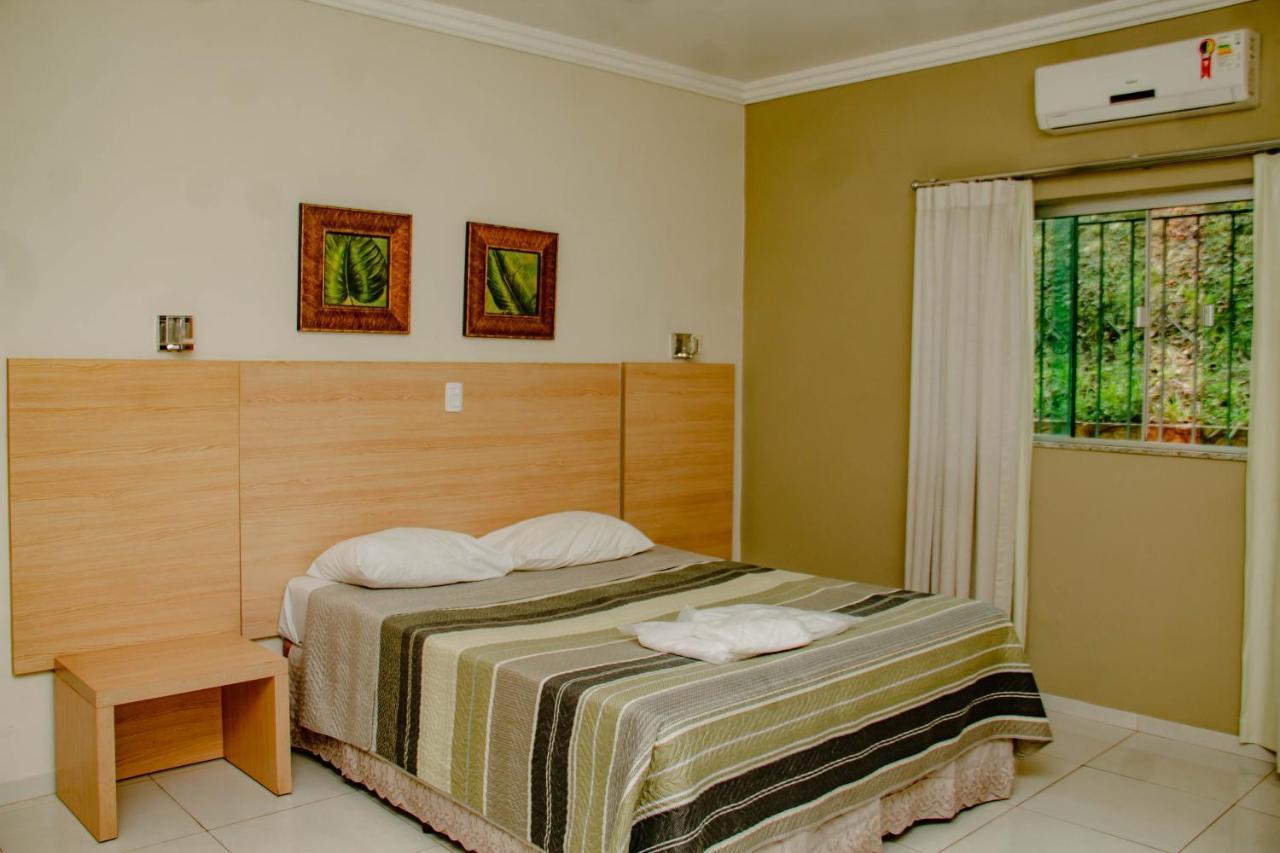 Quarto Duplo com Vista Jardim