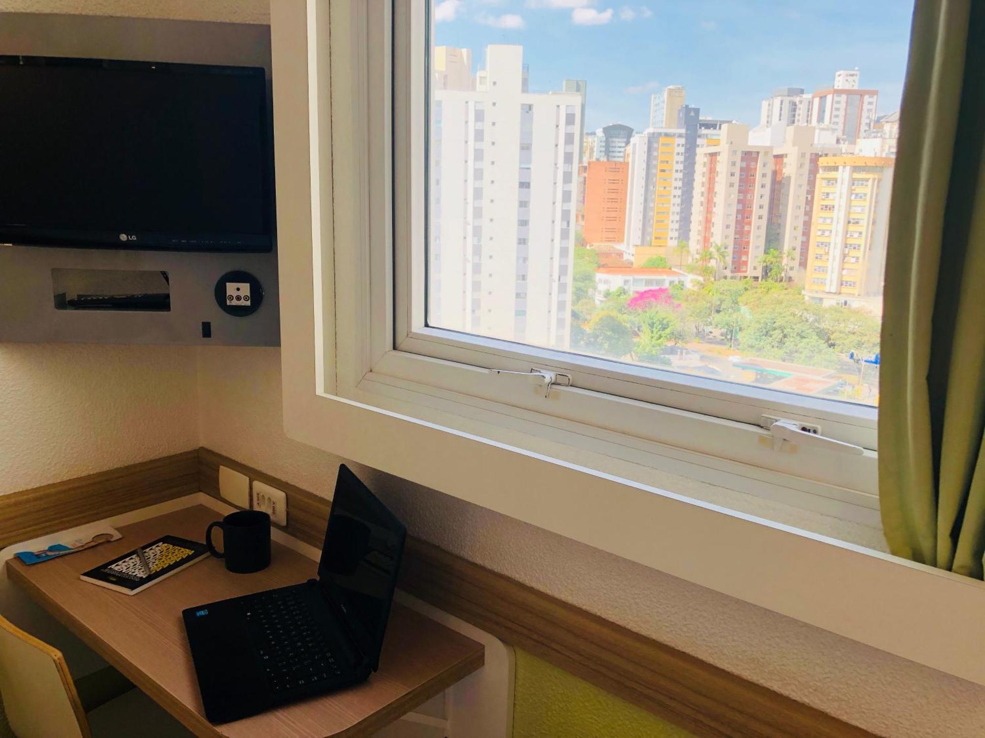 Quarto Triplo com 2 Camas Individuais e 1 Beliche