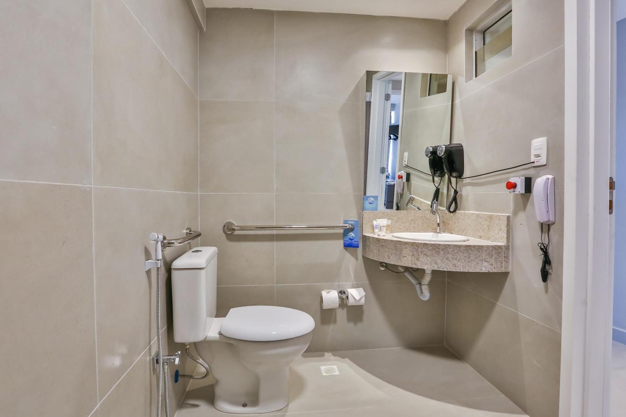 Quarto Queen com Acesso a Pessoas com Mobilidade Condicionada