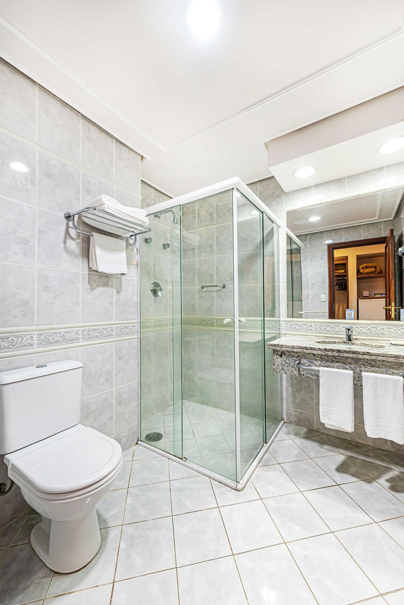 Quarto Twin Standard
