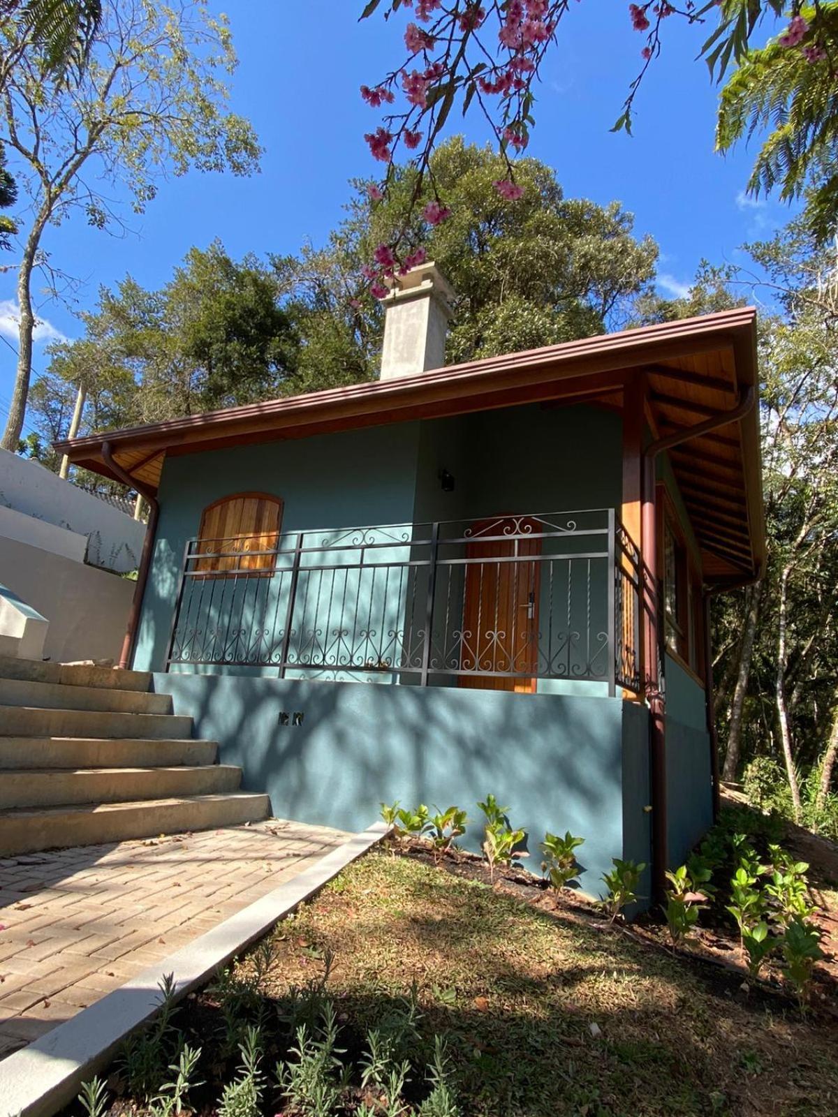 Quarto Duplo com Vista Jardim