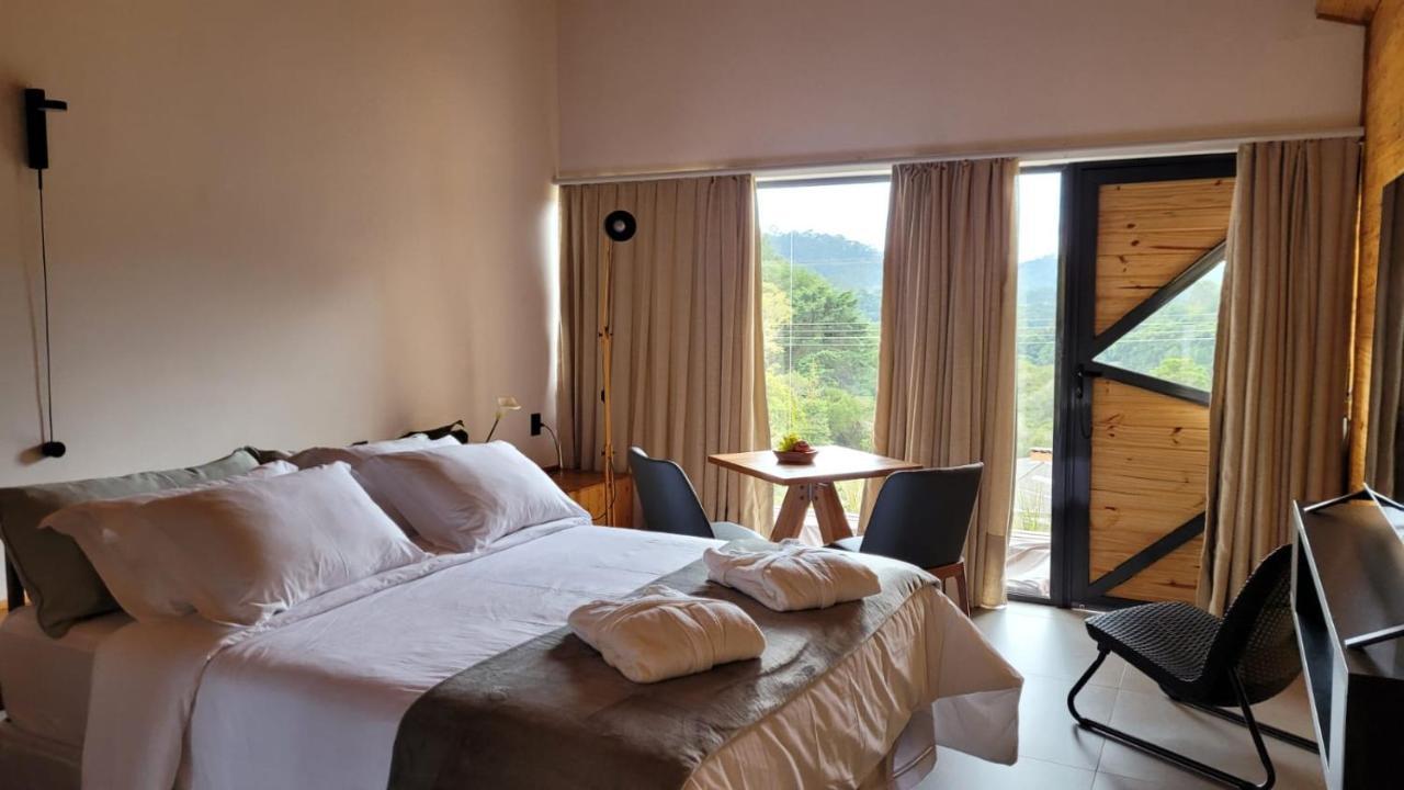 Quarto Queen com Varanda