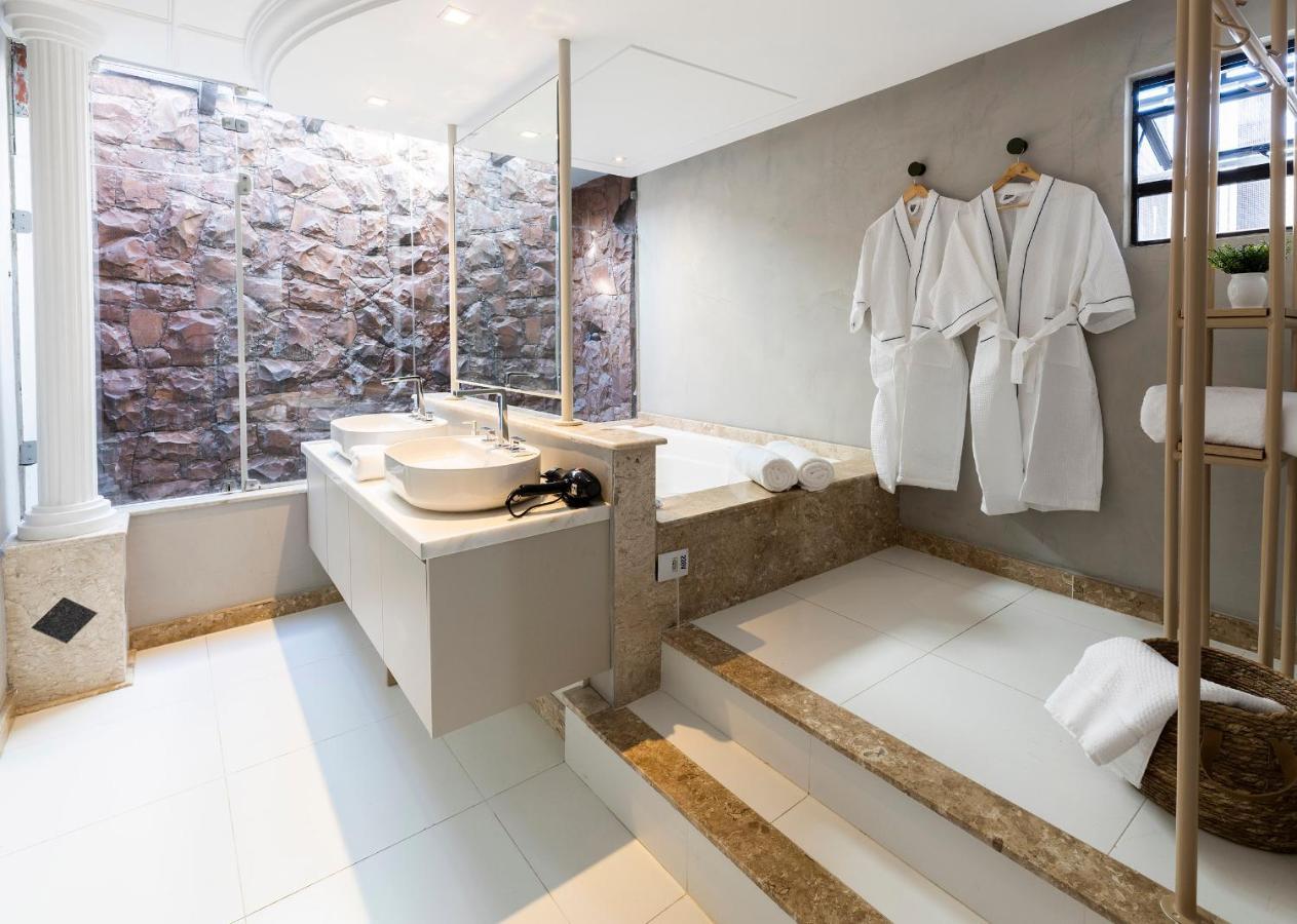 Suite com Banheira de Hidromassagem