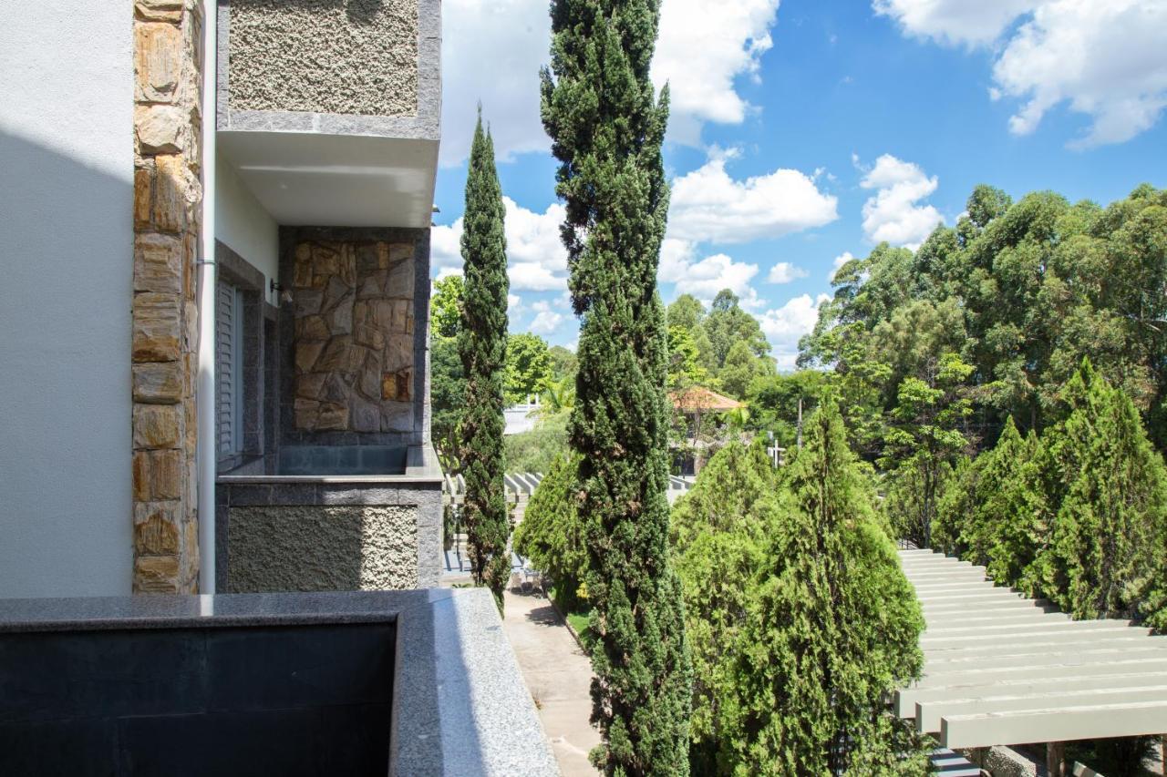 Apartamento com Varanda