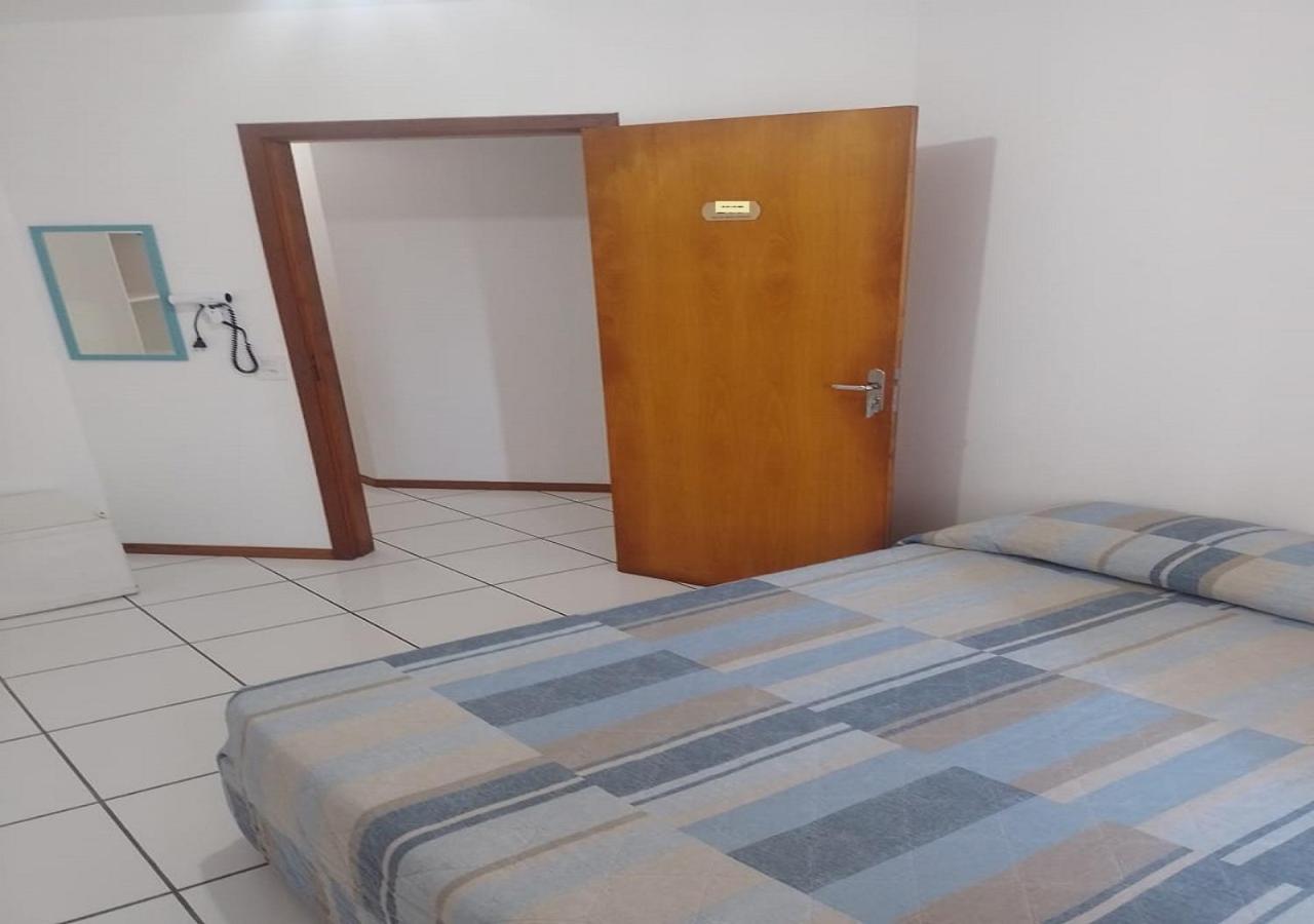 Habitación Doble con aseo compartido