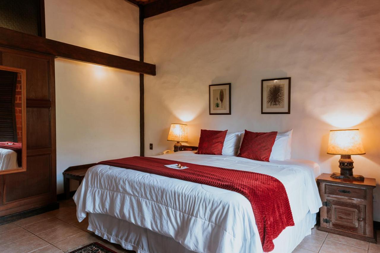 Quarto Duplo com Vista Jardim