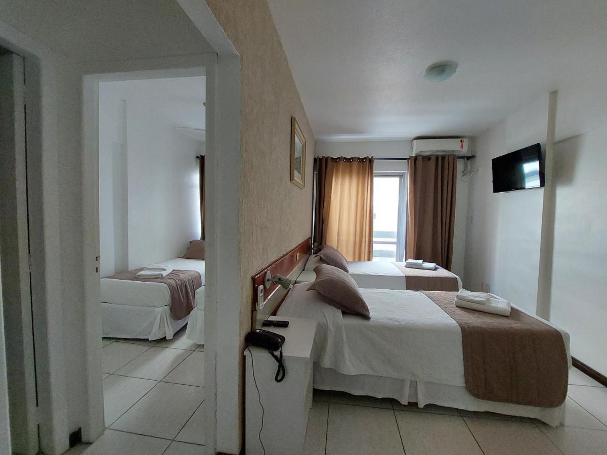 Quarto Triplo Standard
