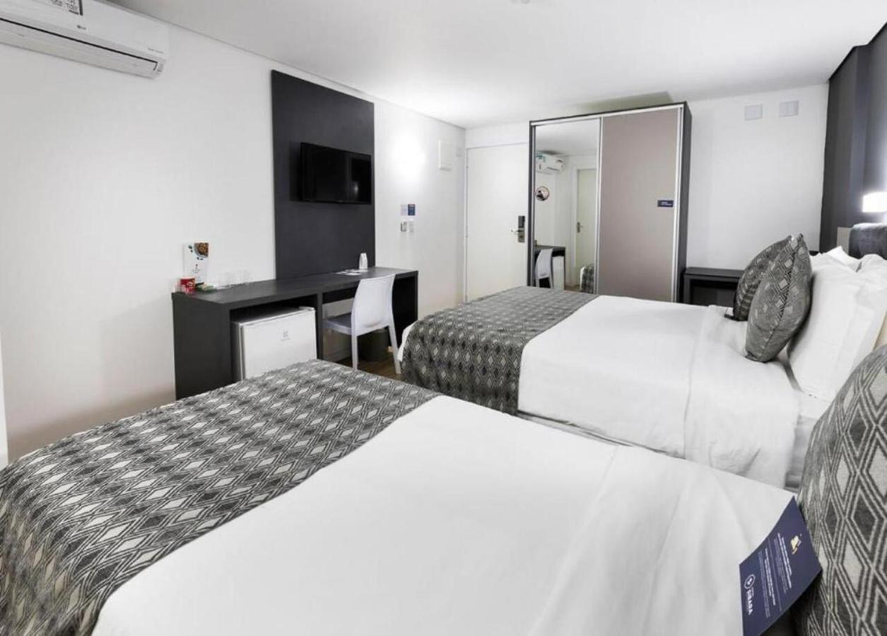 Quarto Superior com 1 Cama de Casal + 1 Cama Individual