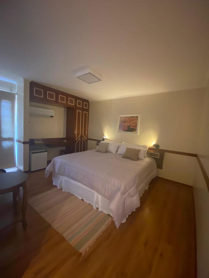 Suite King com Banheira de Hidromassagem