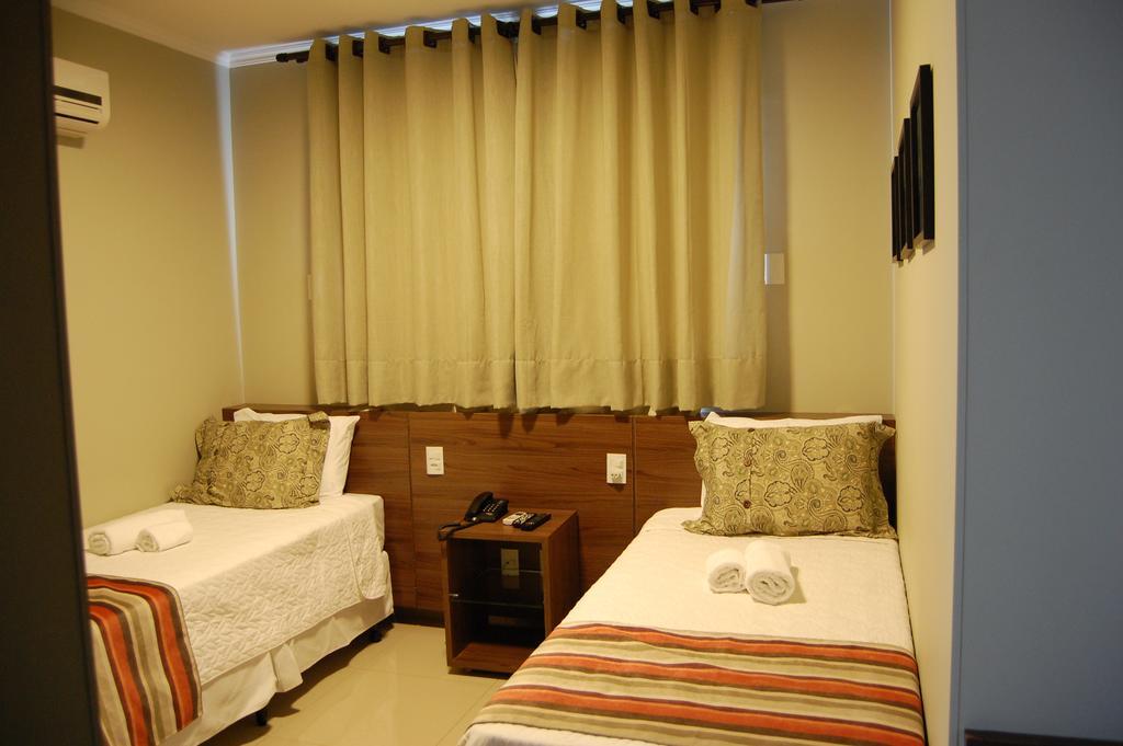 Quarto Twin Standard