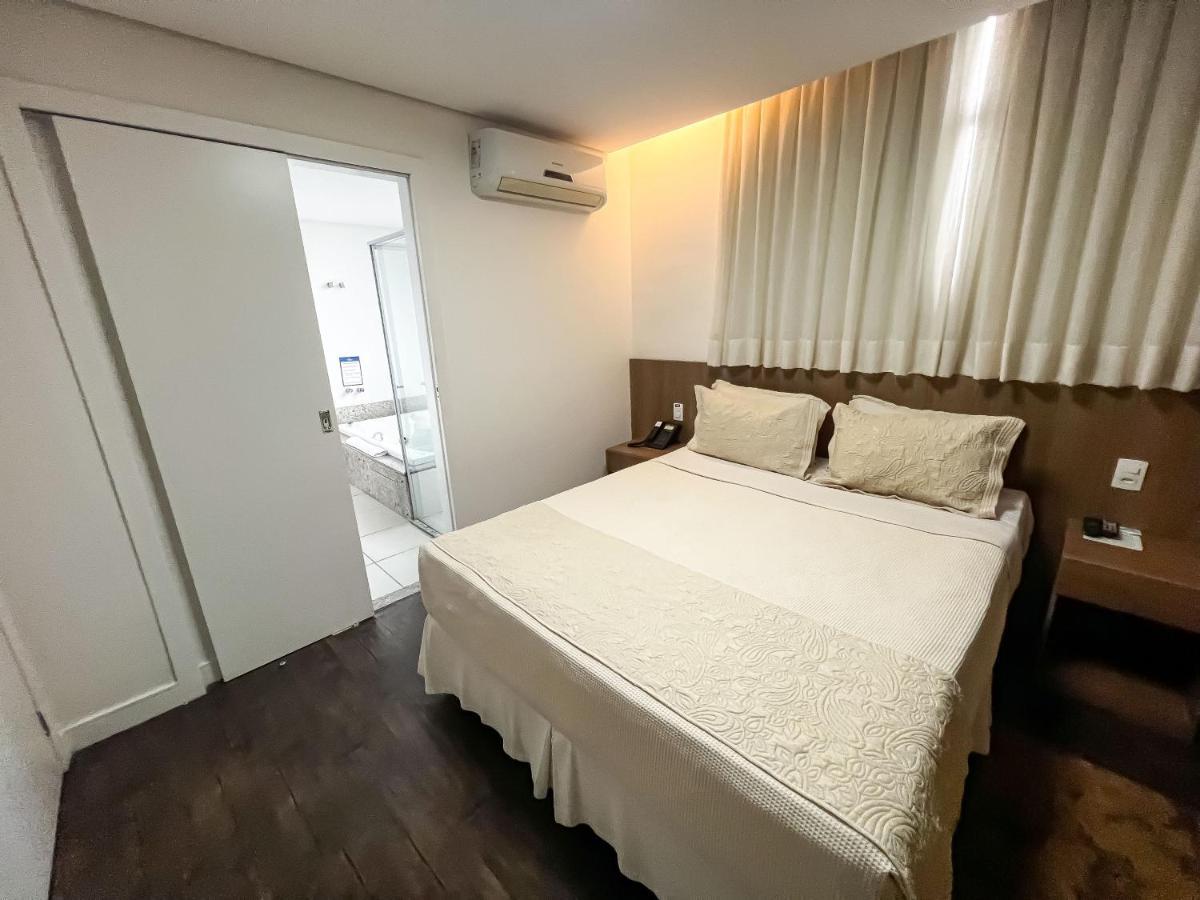 Quarto Queen com Banheira de Hidromassagem