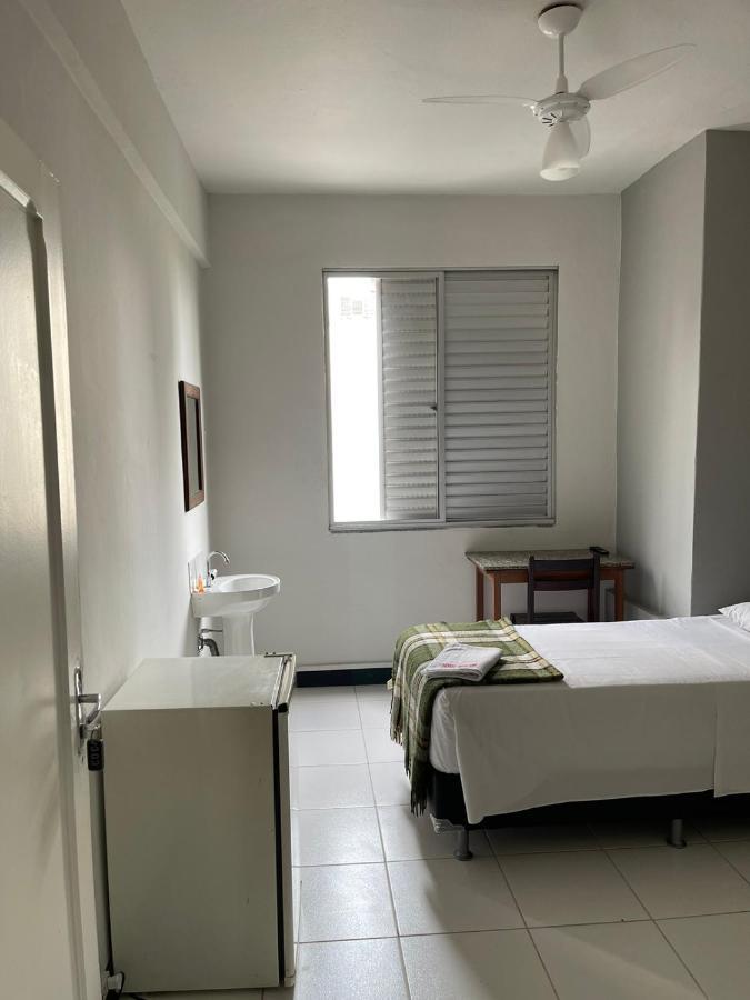 Quarto Individual com Banheiro Compartilhado