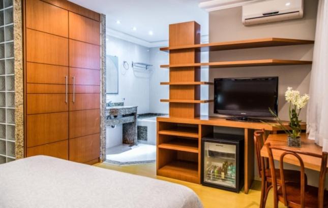 Deluxe Suite with Spa Bath
