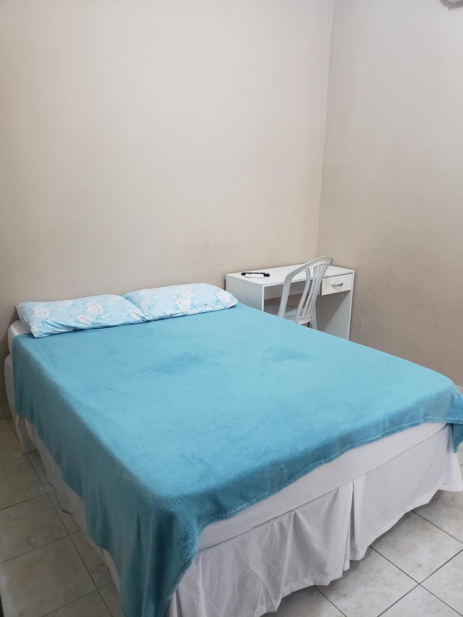 Quarto Individual com Casa de Banho