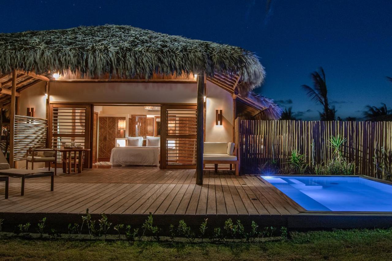 Bungalow Coconut Tree and Pool