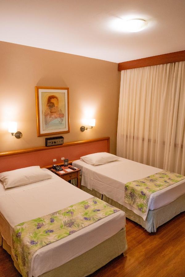 Quarto Twin Standard