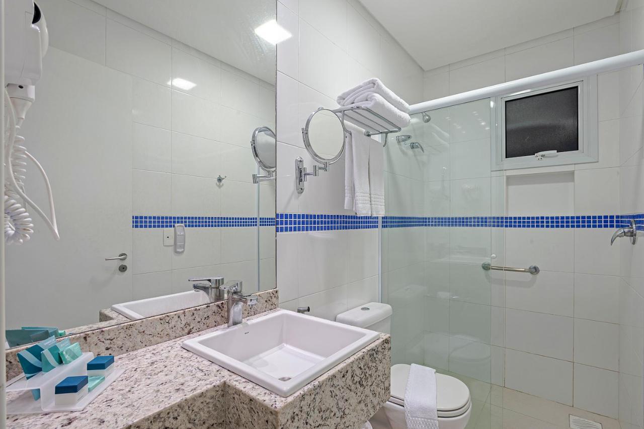Quarto Triplo com Vista Mar