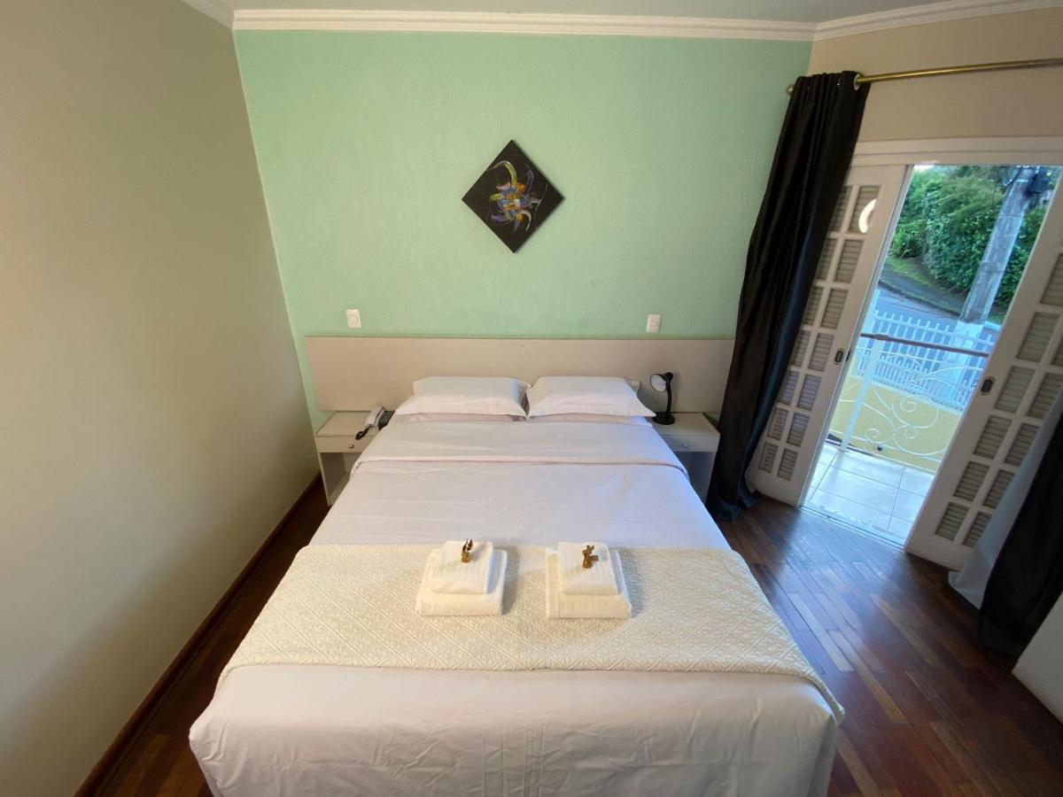 Quarto Duplo com Pátio
