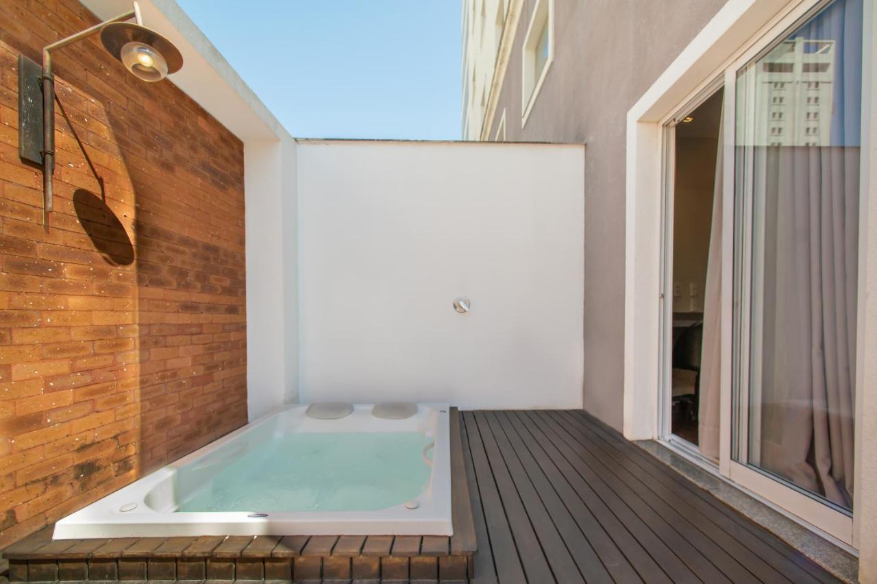 Suite com Varanda